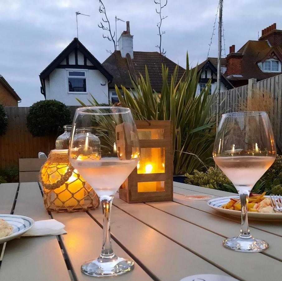 Viva Guest House Clacton-on-Sea Exteriör bild